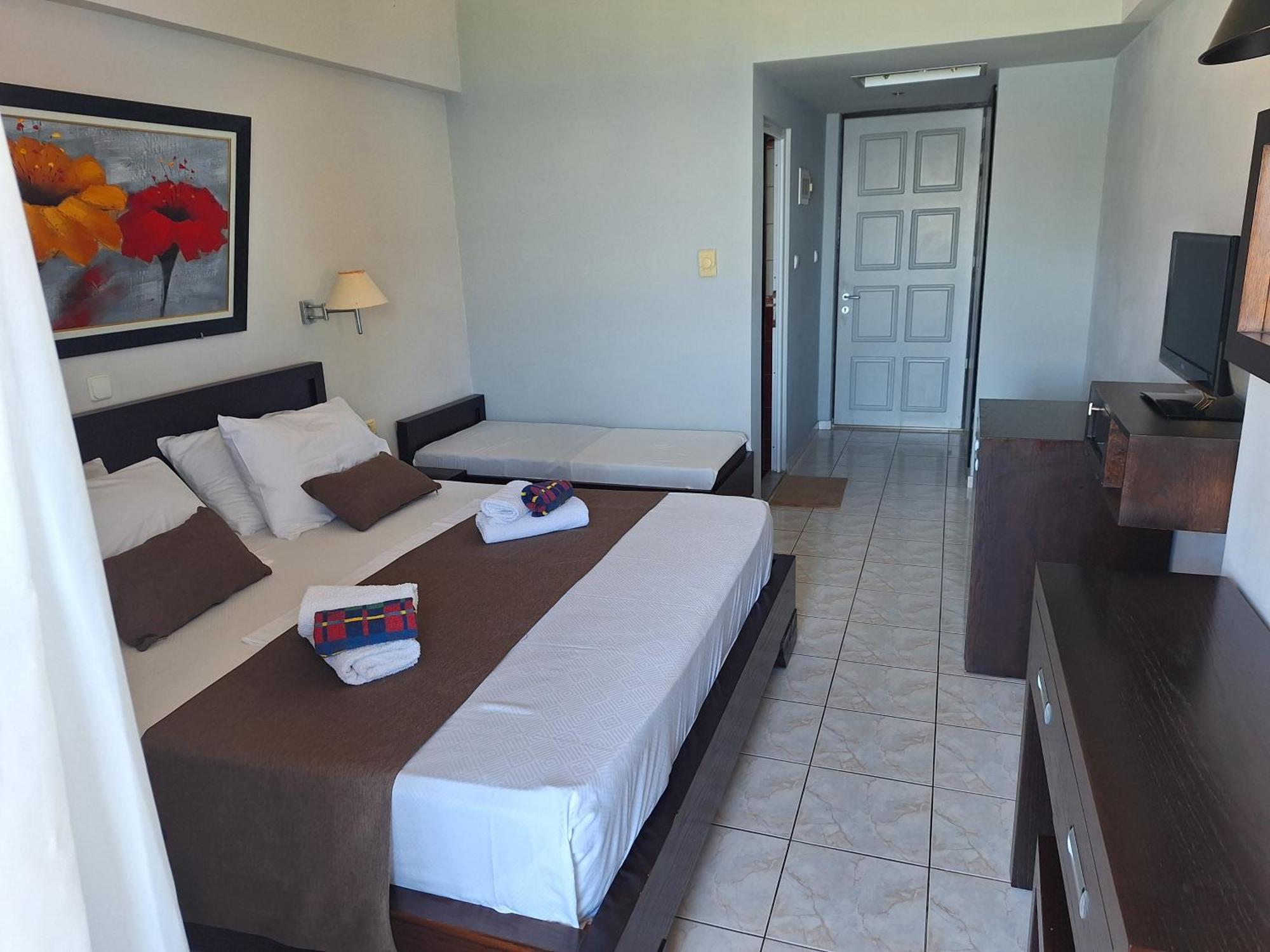 Castle Hotel Himare Exterior photo
