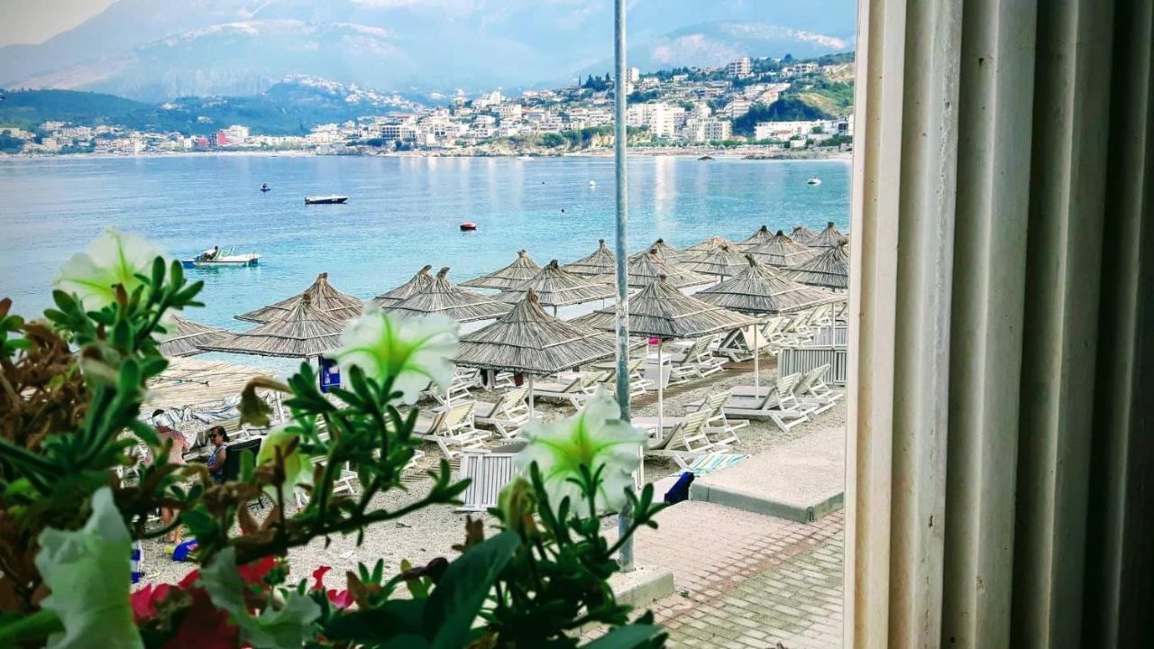 Castle Hotel Himare Exterior photo